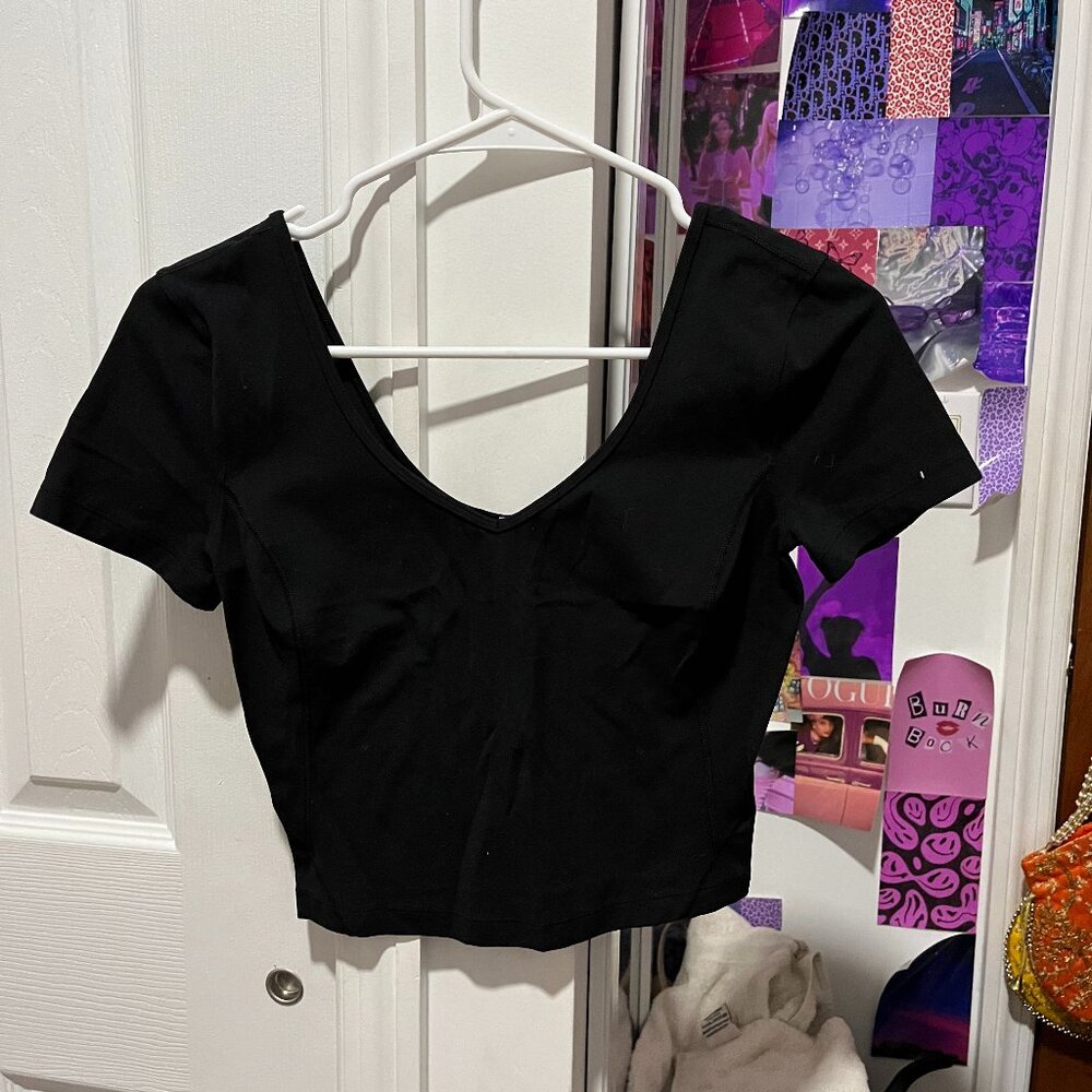 S4, LULULEMON black scoop neck top - Picture 1 of 2